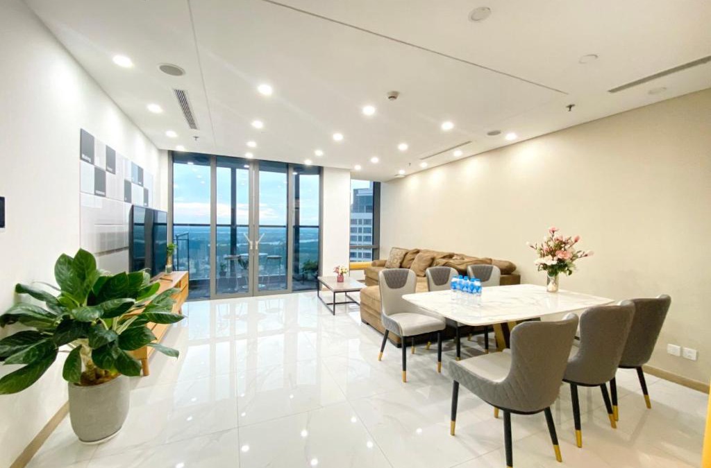 Hang Xanh Apartment | Luxury 4 bedroom apartment in Landmark 81