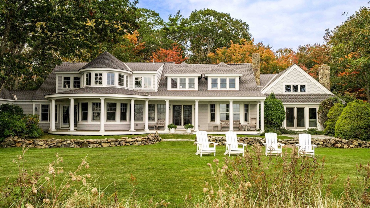 Kennebunkport House | Luxury 4 Bedrooms 6 Bath, Spectacular Views of Walkers Point and Atlantic Ocean