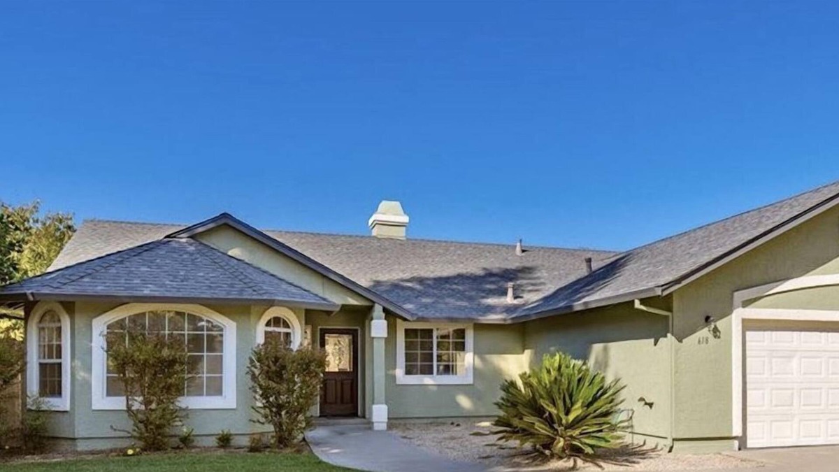 Chico House | Luxury 4 BR Family Home w/ King Suite + Game Room + Near Enloe/CSU/Downtown