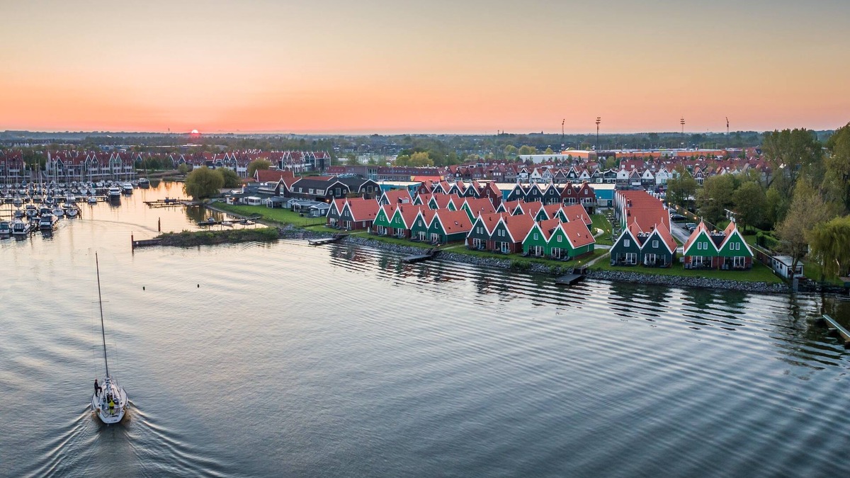 Volendam House | Luxury 4-person bungalow in the holiday park Landal Volendam