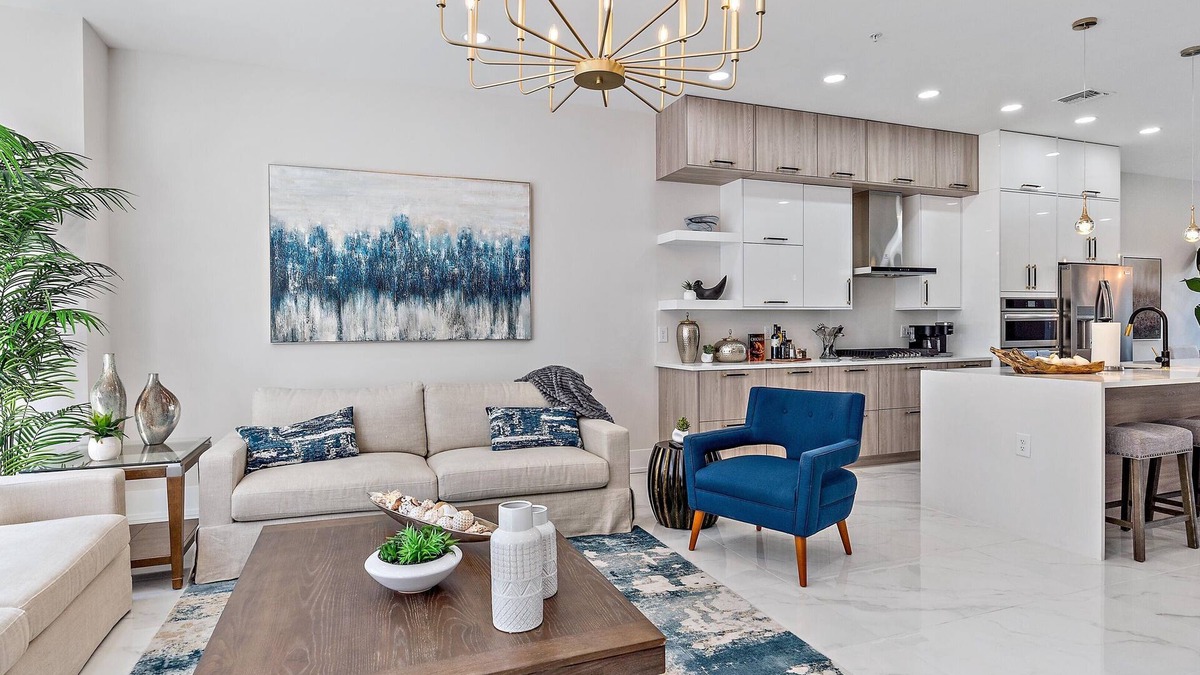 Downtown House | Luxury 4 Story Townhome with Elevator, Private Rooftop with Jacuzzi