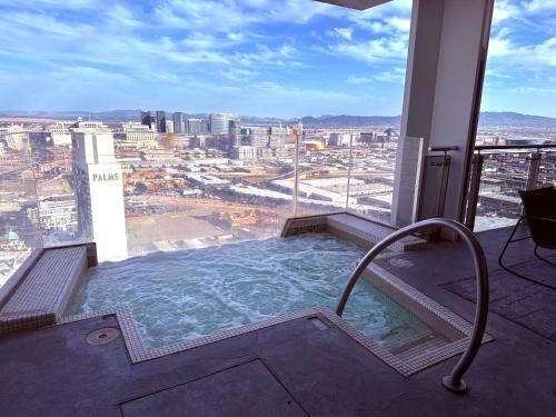 Las Vegas Apartment | Luxury 4000 sqft Penthouse at Palms Place 56 Floor