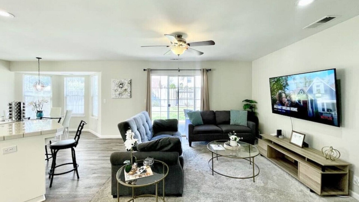 Chico House | Luxury 4BR Family Home w/King Suite + Game Room