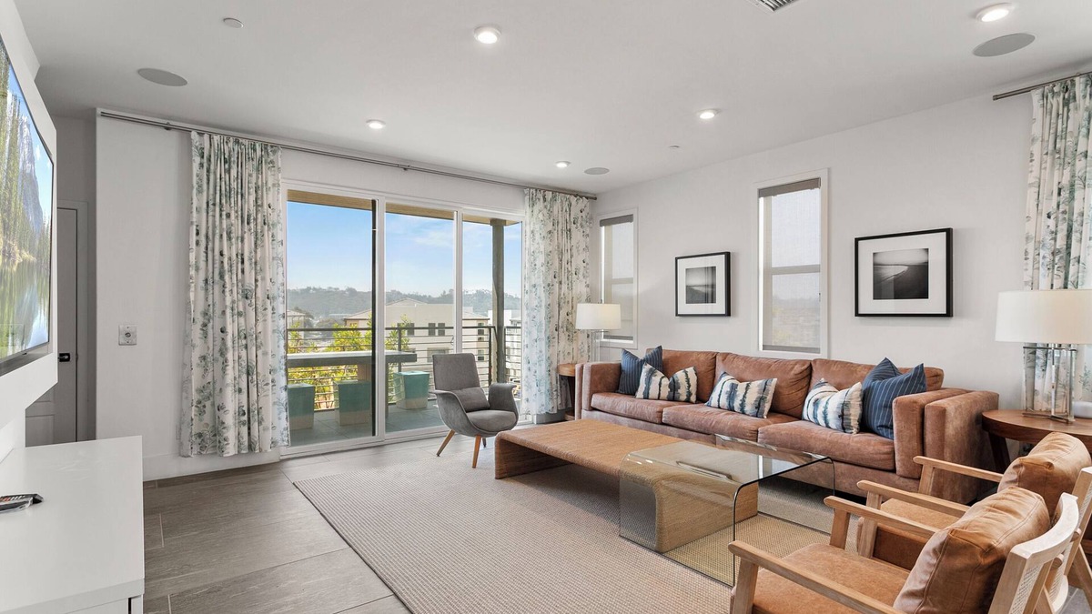Serra Mesa House | Luxury 4BR Retreat in Mission Valley Pool Gym & Prime Location #42120