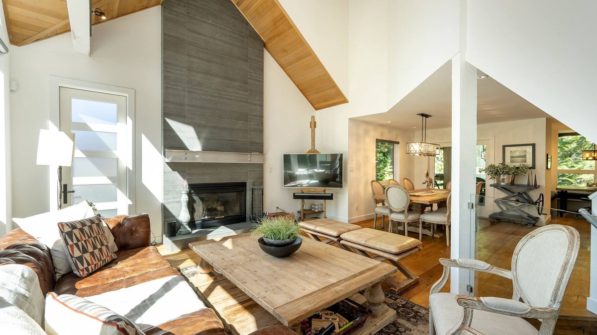 Blackcomb House | Luxury 4BR Retreat | Ski-In Access | Private Hot Tub | Managed By Aloha Whistler