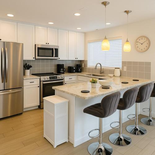 Casa Granada Townhouses Apartment | Luxury 4BR Walk to Fashion Sq