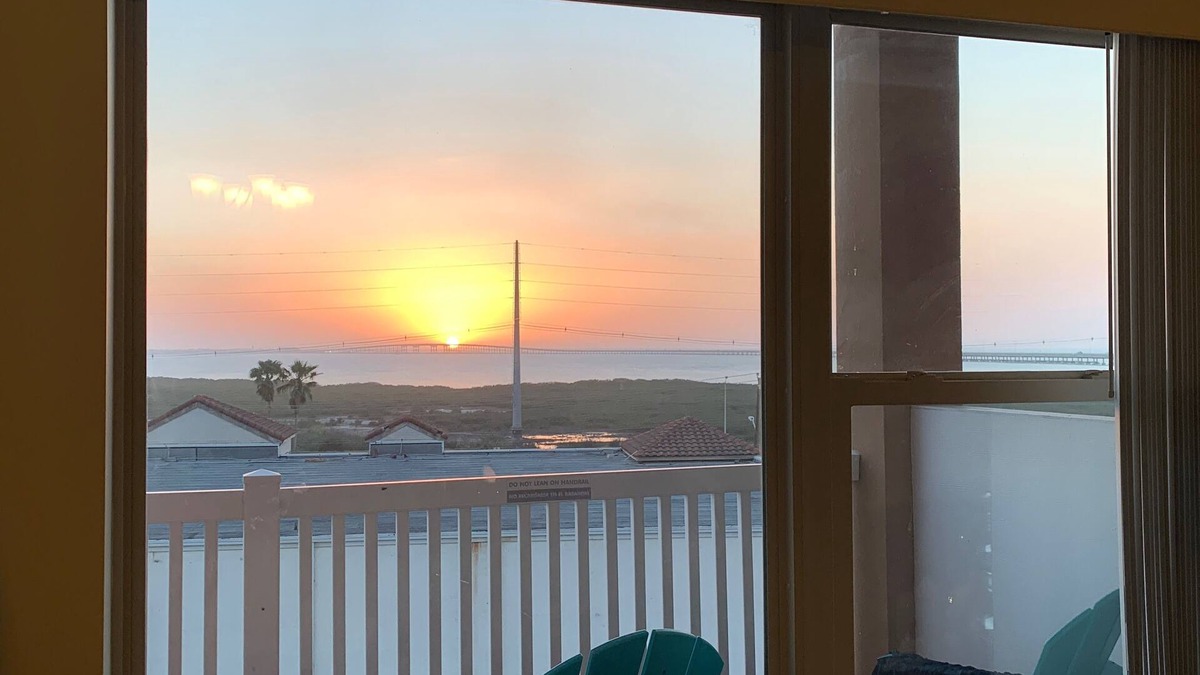 South Padre Island Condo | Luxury 4th Floor Condo, Stunning Bay & Bridge View