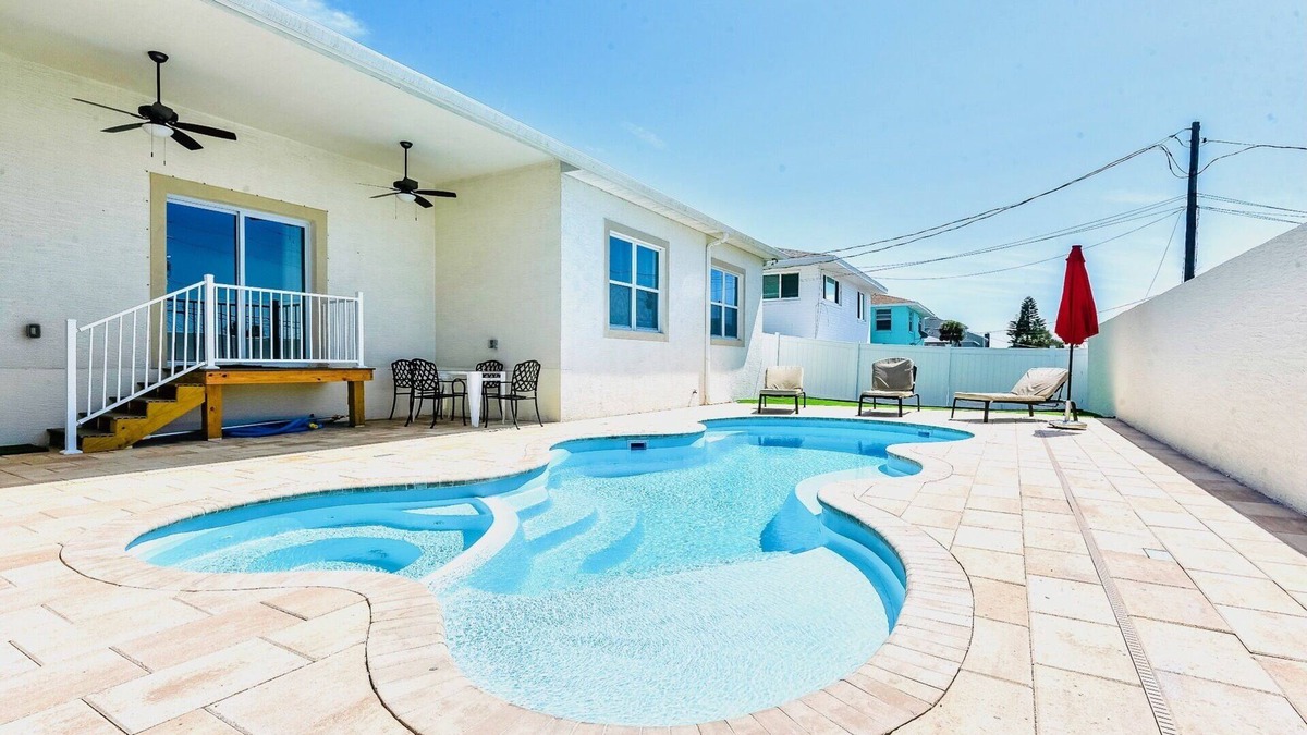 Ocean View Halifax Estates House | Luxury 5 bed, 3 ba, separate in-law suite, htd pool & SPA, mins walk to beach