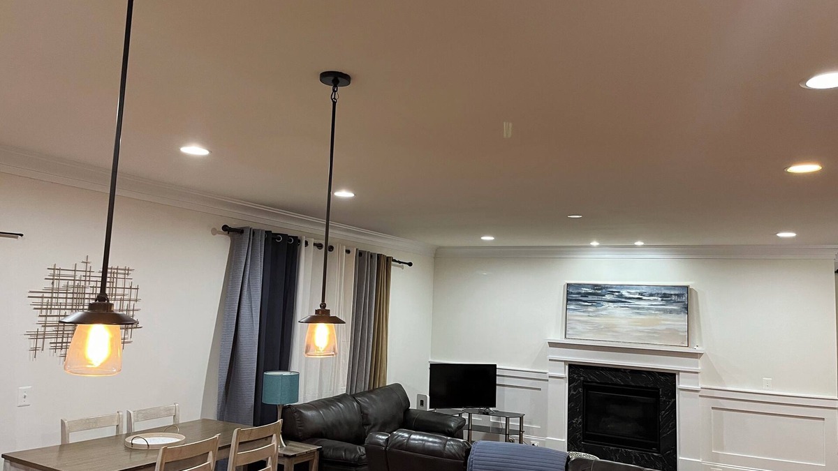 Aurora Highlands House | Luxury 5-bed 4.5 Bath house in Arlington. Walk to metro and Pentagon City Mall