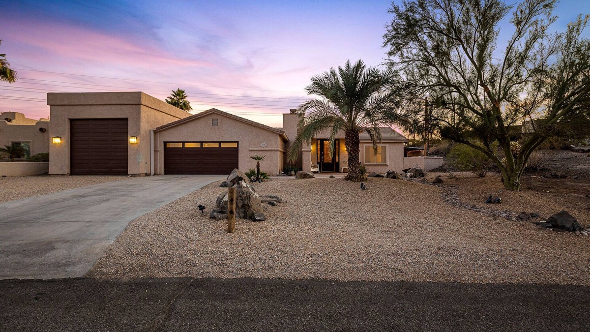 Lake Havasu City House | LUXURY 5 BEDROOM w/POOL AND AMAZING VIEWS!