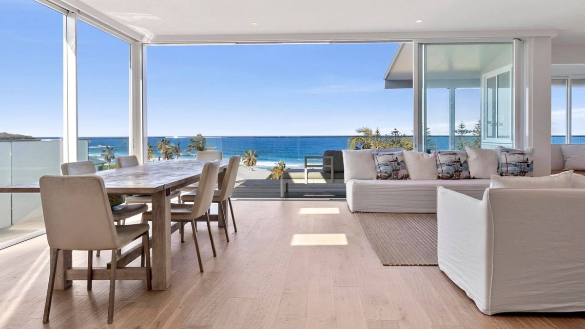 Curl Curl House | Luxury 5 Bedroom House with Pool and Beach Views
