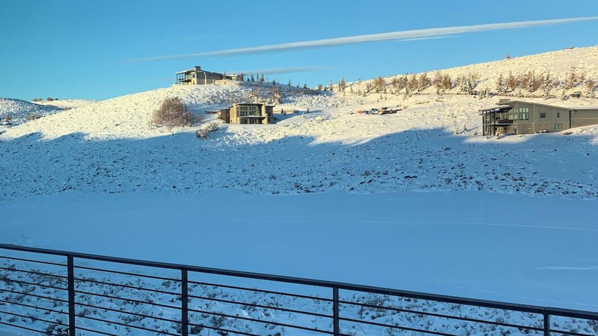 Park City House | Luxury 5-Bedroom Modern Mountain House with Movie and Game Room- Park City Utah