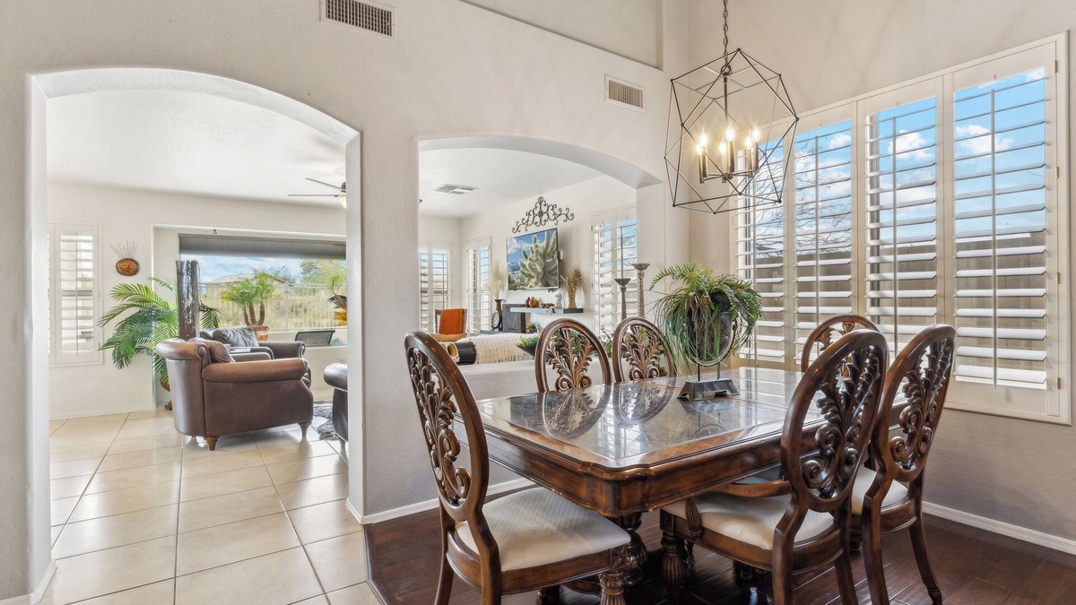 Saguaro West House | Luxury 5 Bedroom Pool Home/Gate Community