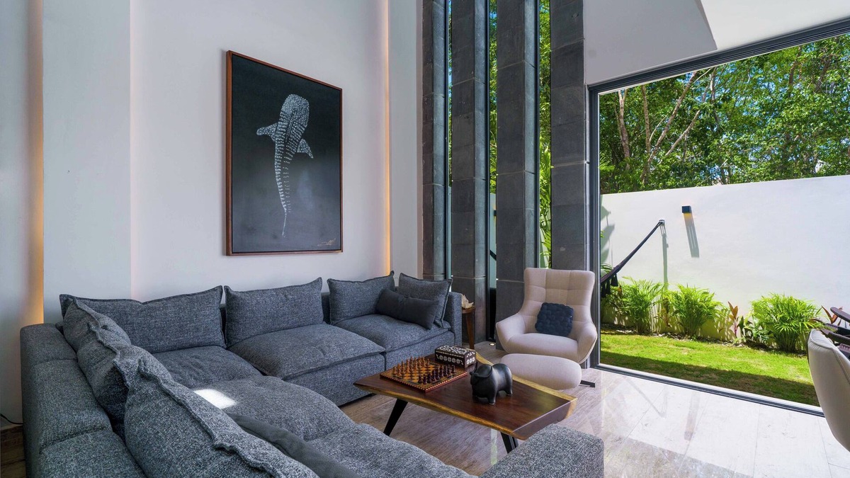 Cancun Villa | Luxury 5-Bedroom Villa in Cancun with AC, WiFi, Heated Pool and Movie Theater