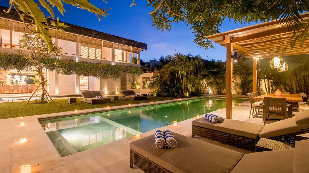 Jimbaran Bay Villa | Luxury 5 Bedrooms Villa with Private Pool