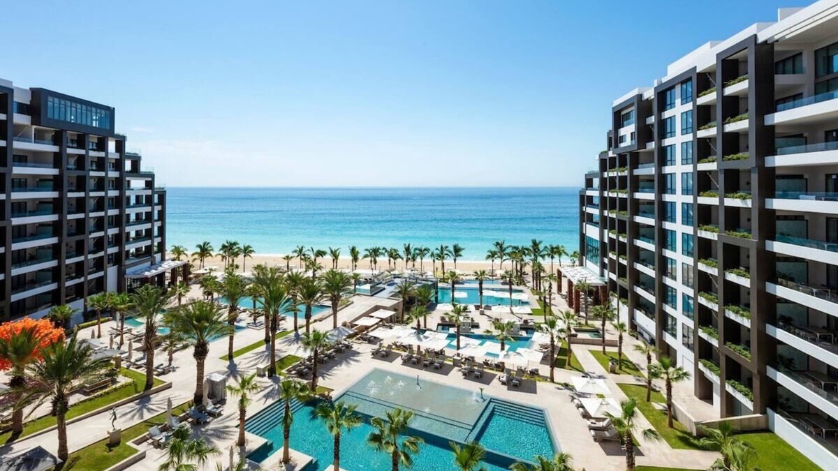 Cabo San Lucas Villa | LUXURY 5-DIAMOND OCEAN VIEW 2-BR SUITE