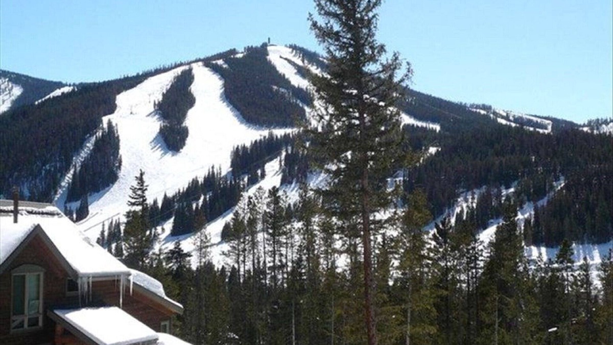 Winter Park House | Luxury 5br 4.5 Bath, 2 Primary Bedrooms! Across from Ski Resort. License 005650