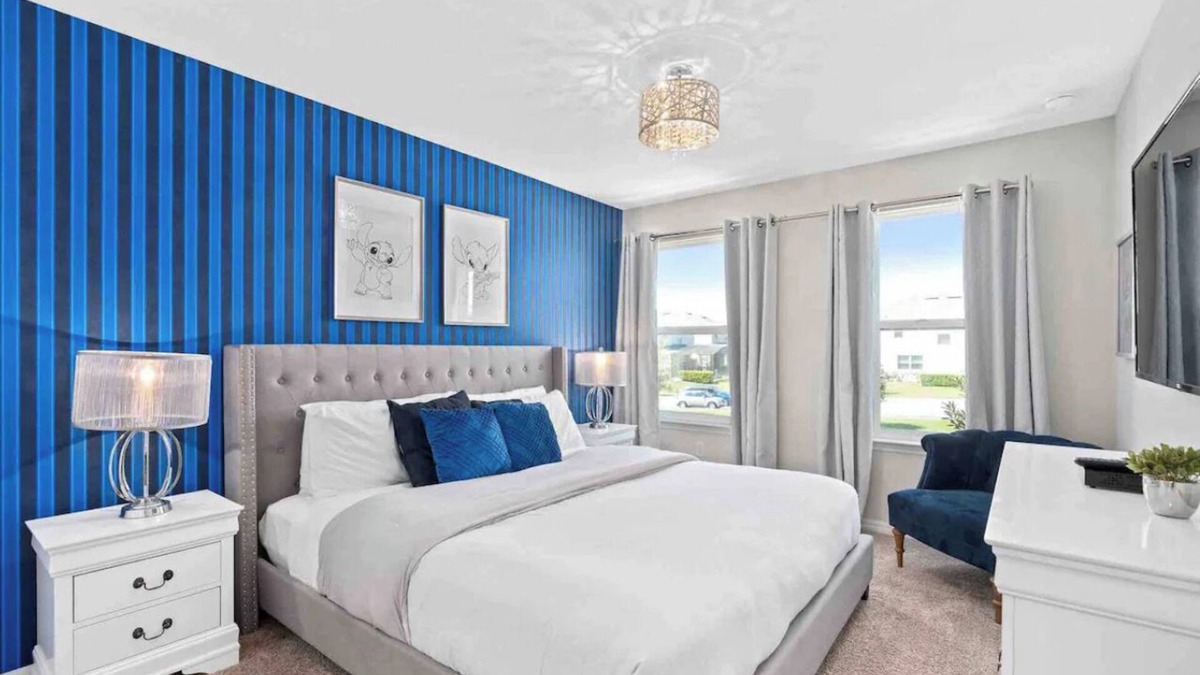 Four Corners House | Luxury 5BR Disney Retreat w/Private Pool & Themed Rooms – Steps to Clubhouse!