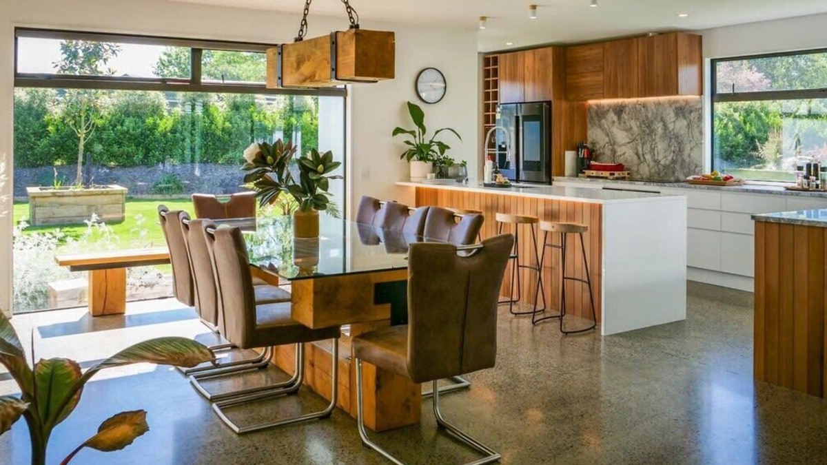 Prebbleton House | Luxury 5BR Home Sauna Hot Tubs Parking