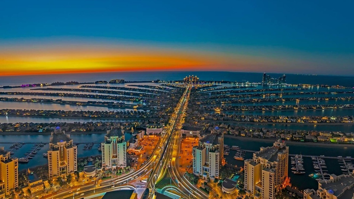 Palm Jumeirah Villa | Luxury 5BR Villa w/private Pool at The Palm