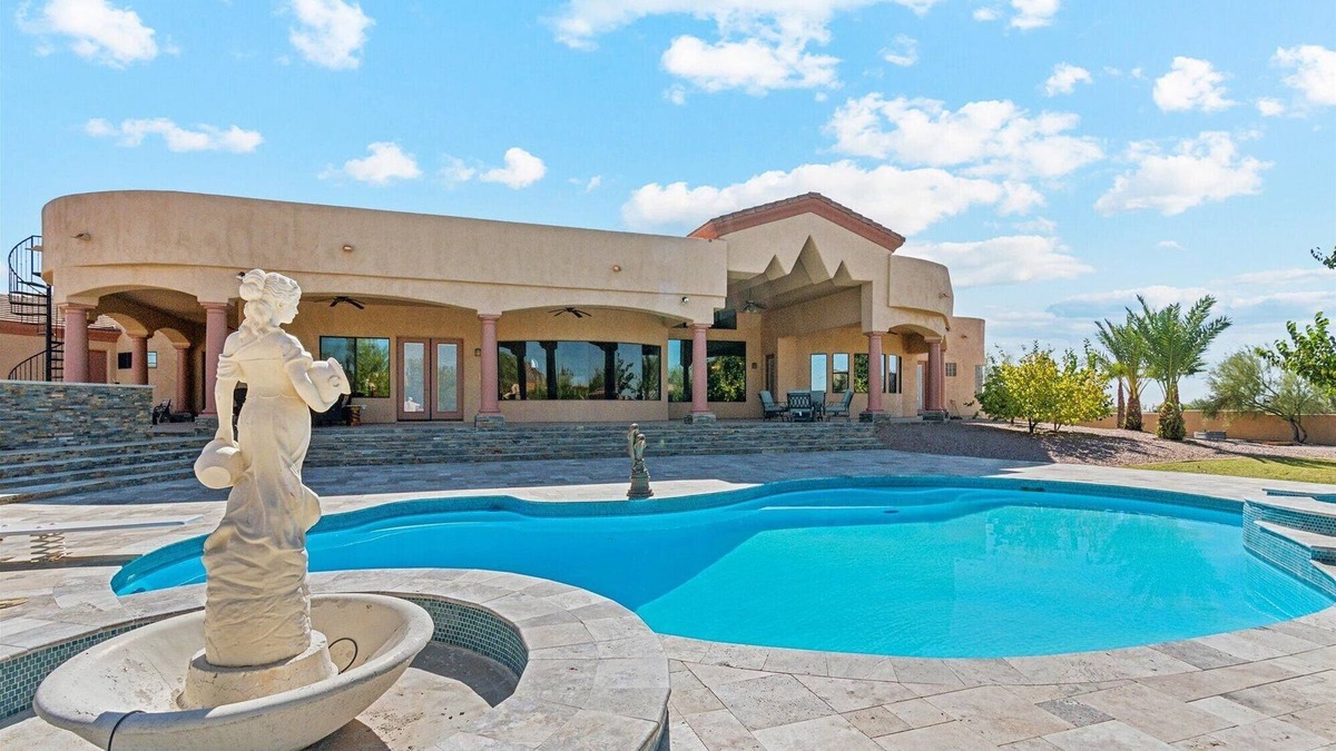 Pinnacle Peak House | Luxury 6 BR Estate~2 Tranquil Acres~Pool~Hot Tub~Office~Laundry~4 Car Garage