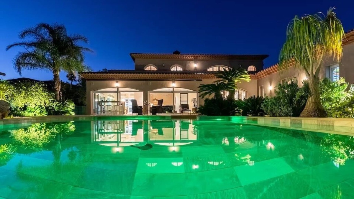 Bonmont Terres Noves Villa | Luxury. 600m2 Villa 6 bedrooms 5.5 bathrooms Ocean and mountain. Private pool.
