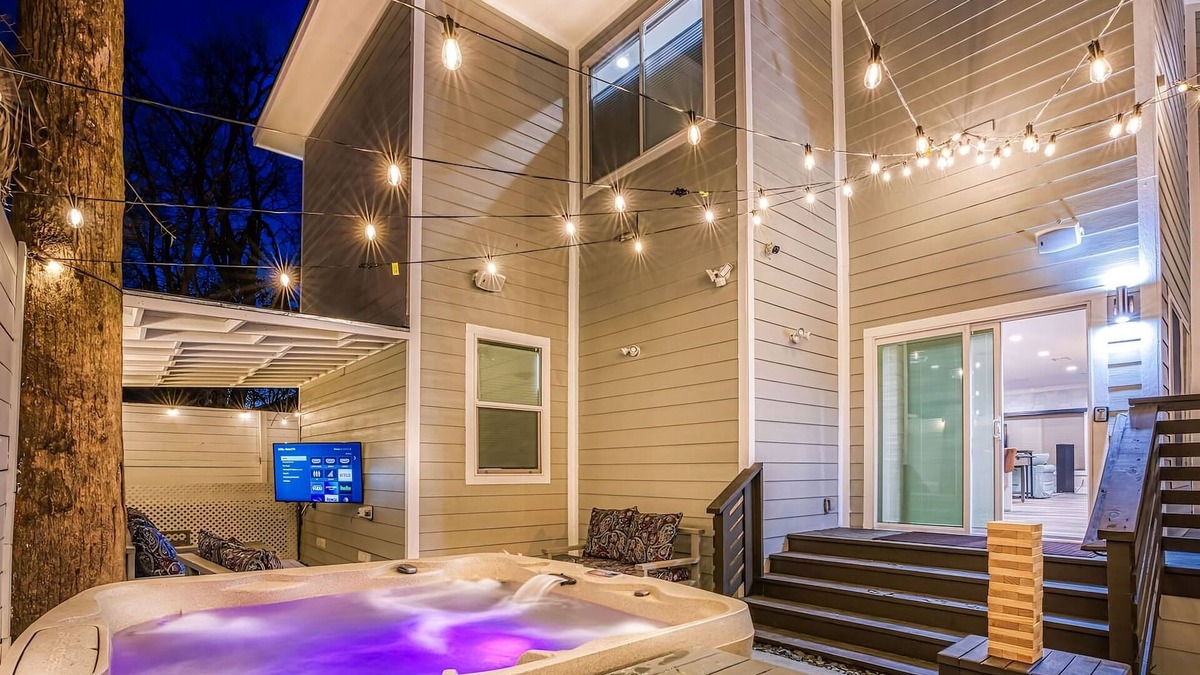 Five Points House | Luxury 6BR/5BA, Hot Tub, Games, DT, Sleeps 20+