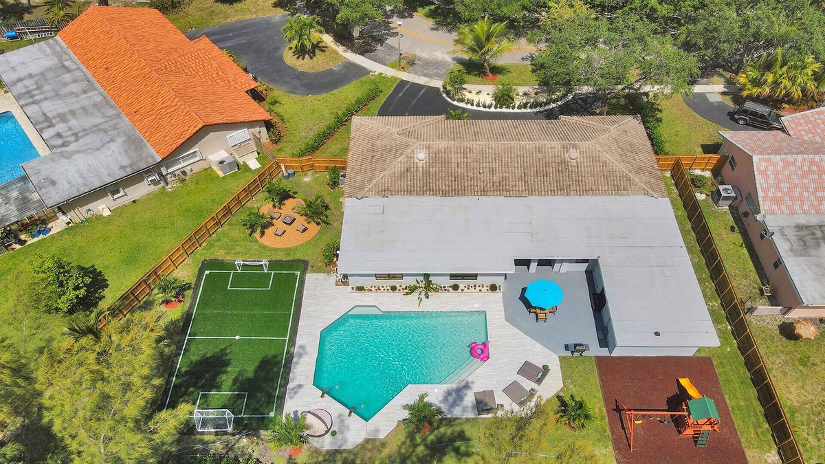 Plantation House | Luxury 7 Br Home w/Pool, Gameroom & Soccer Field