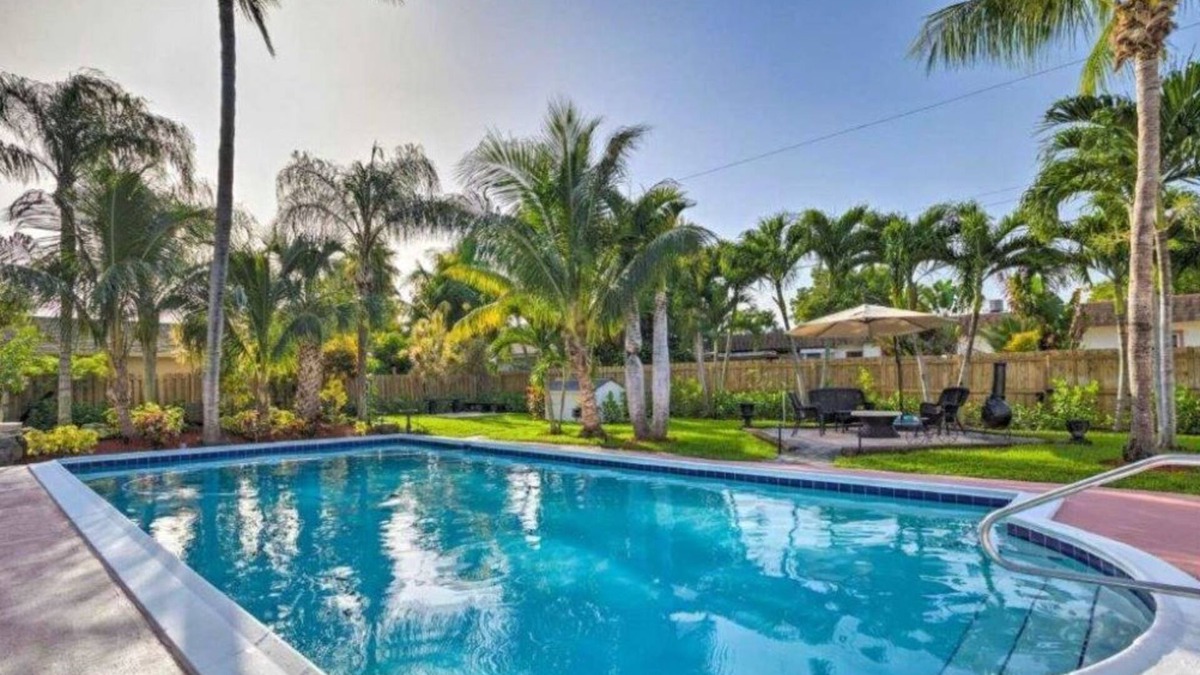 Boynton Beach House | Luxury 8 Bedroom 6 Bath Mini Resort with Pool in Backyard Tropical Paradise!