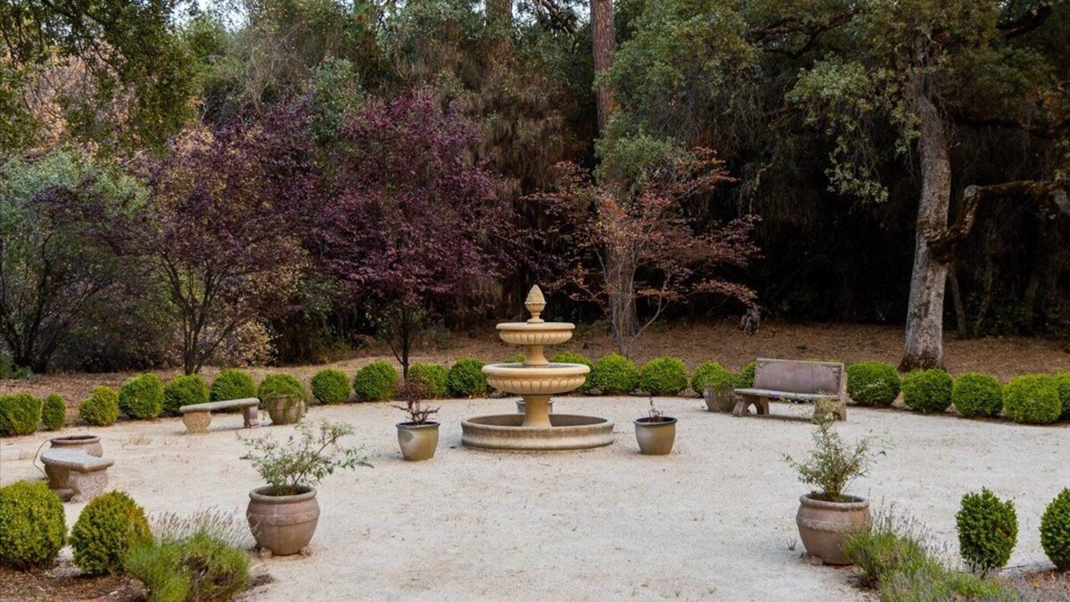 Penn Valley House | Luxury 85 acre Estate on private lake with Vinyard views