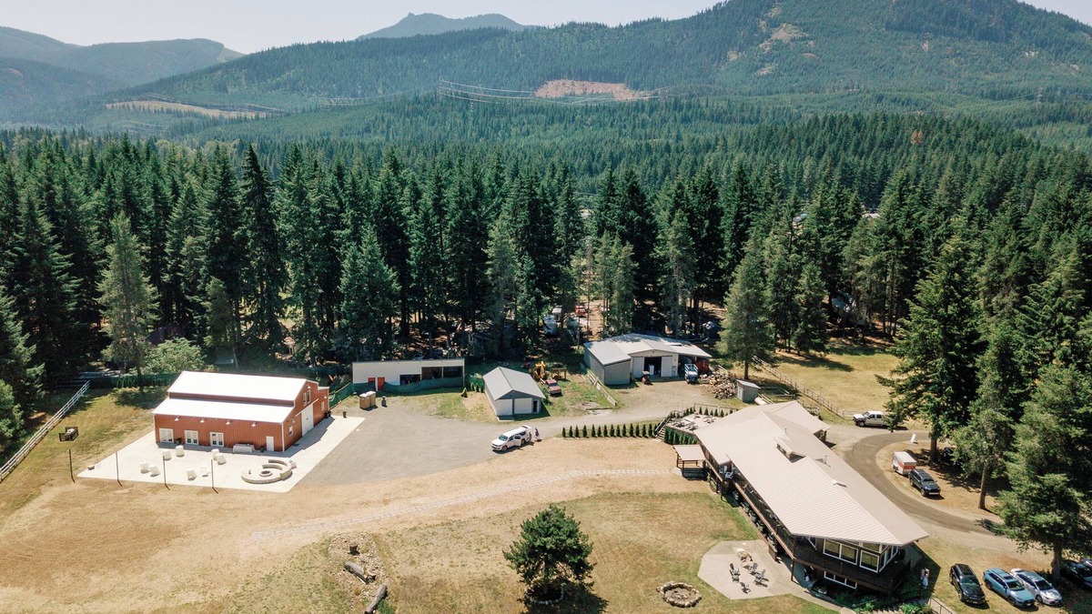 Easton Cabin | Luxury 8BR Lodge - Sleeps 20 and on 50 Acres of Private Land!
