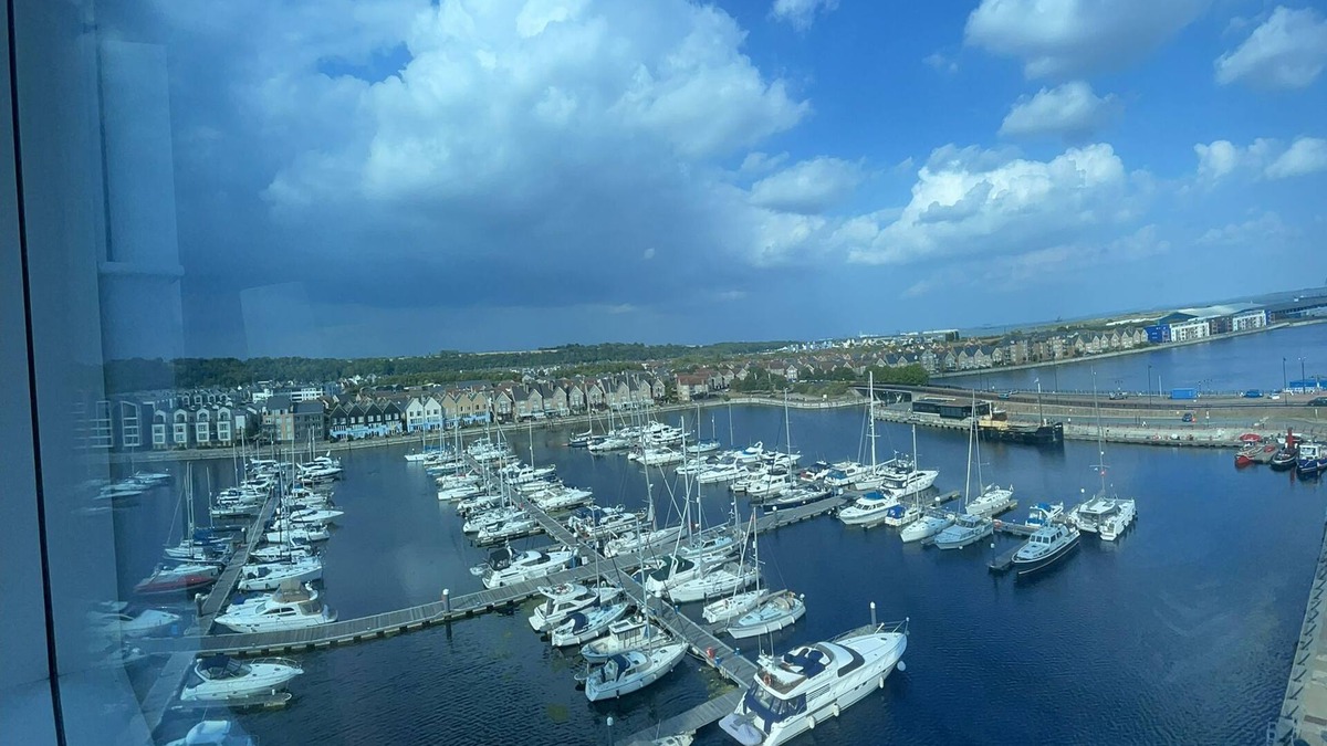 Chatham Apartment | Luxury 8th Floor Apartment Overlooking Marina and River