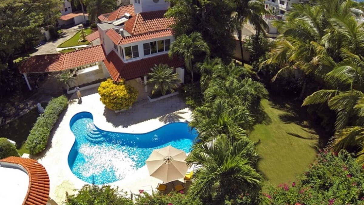 El Batey Villa | Luxury 9 Bedrooms Villa Sosua