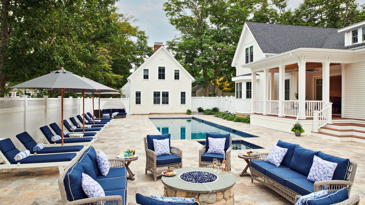 Chatham House | Luxury 9 BR Home with Heated Pool in Downtown Chatham