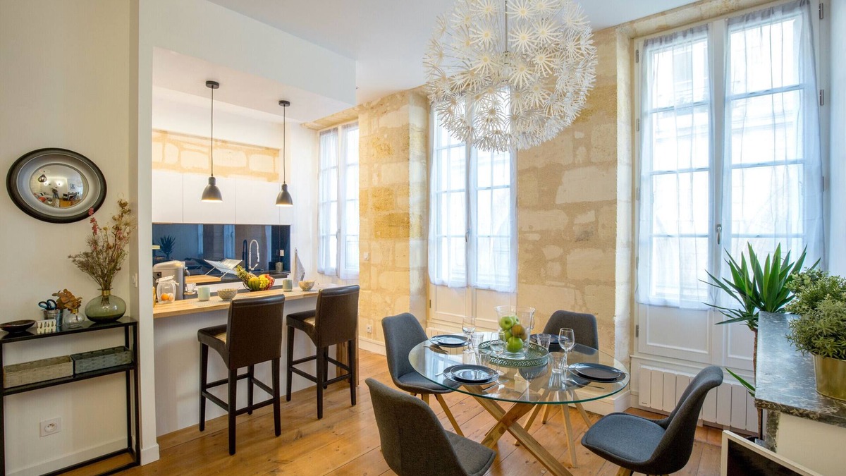 Hotel de Ville - Quinconces Apartment | Luxury and comfort in the historic center of Bordeaux