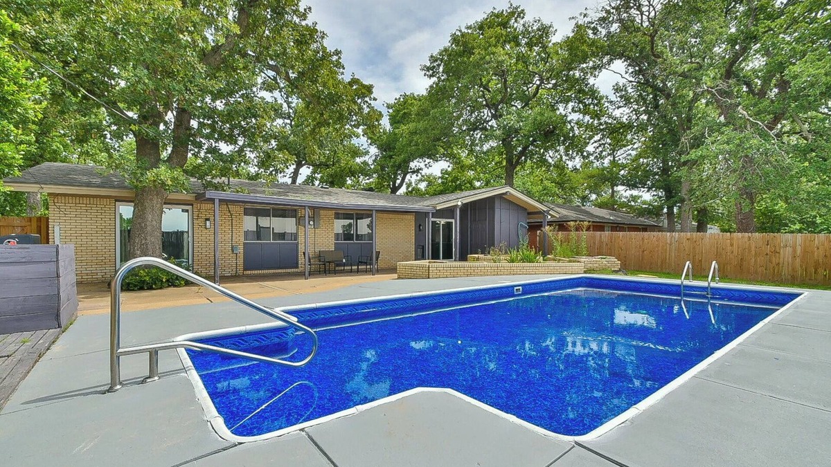 Central Oklahoma City House | Luxury and Modern Oasis with Heated Pool - 5 min away from the OKC Outlets!