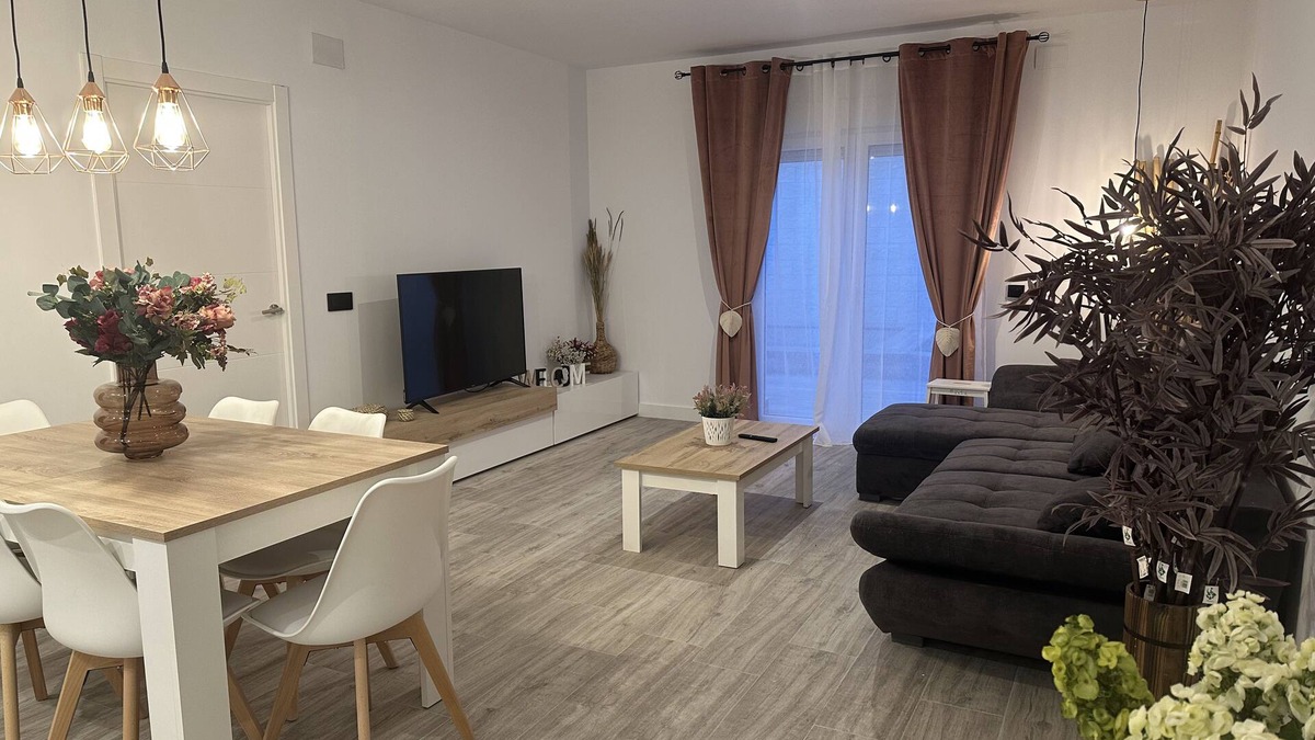 Burguillos de Toledo Apartment | Luxury apartment with private pool and hot tub in the bedroom