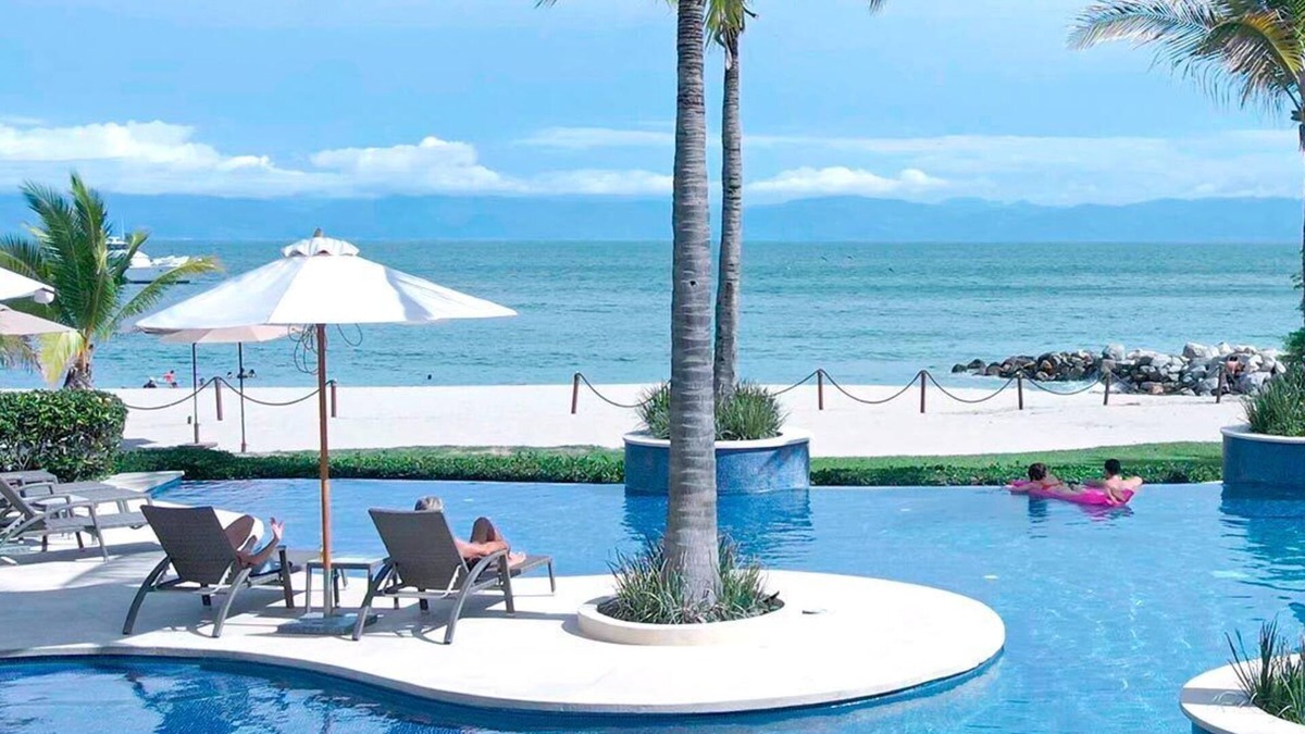 La Cruz de Huanacaxtle Apartment | Luxury Apartment with Beach and Jungle Club Included
