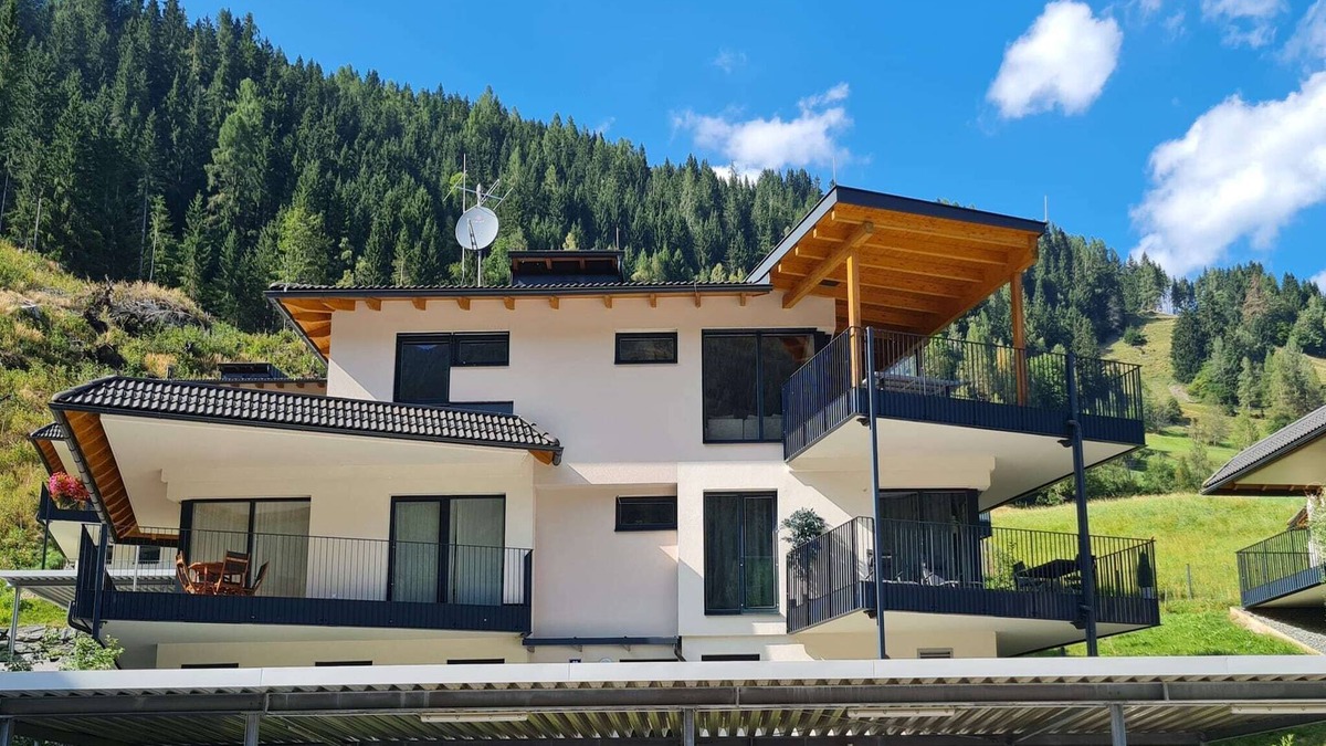 Reichenau Apartment | Luxury apartment with stunning mountain view