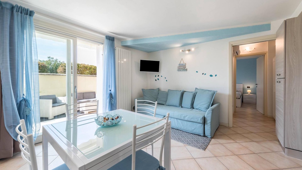 Lonato del Garda Apartment | Luxury Apartment with Shared Pool & Wi-Fi