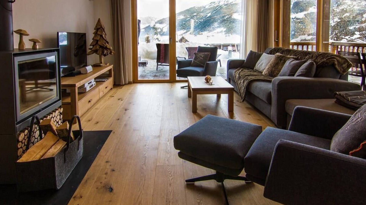 Grimentz Ski Chalet | Luxury Apartment, 2 Bedrooms with Jacuzzi Chalet Rahas A Grimentz - By Mrs Miggins