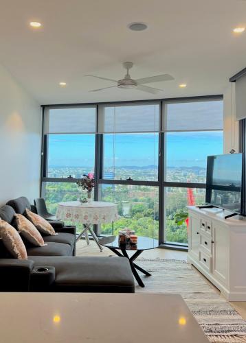Brisbane Central Business District House | Luxury apartment at Queens Wharf Tower