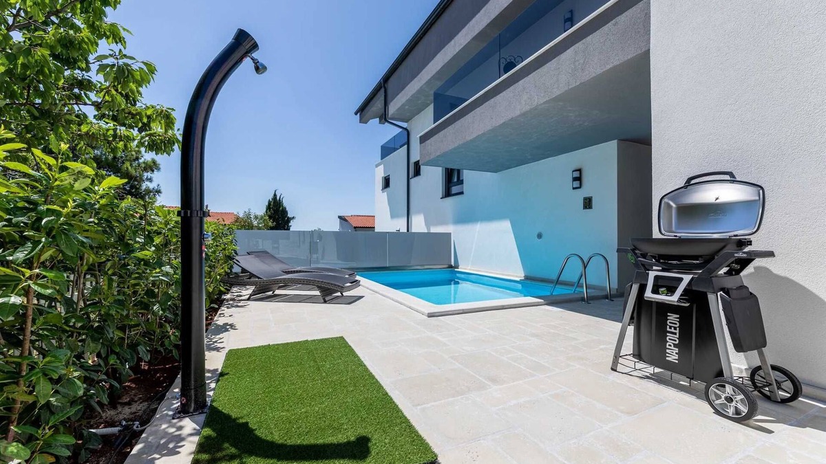 Krk Apartment | Luxury Apartment II. with a heated pool in Villa Adria Apartments