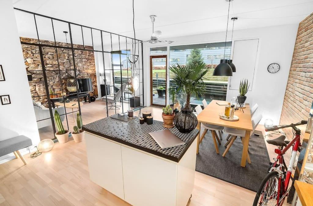 Sydhavnen Apartment | Luxury apartment in city center with canal view!