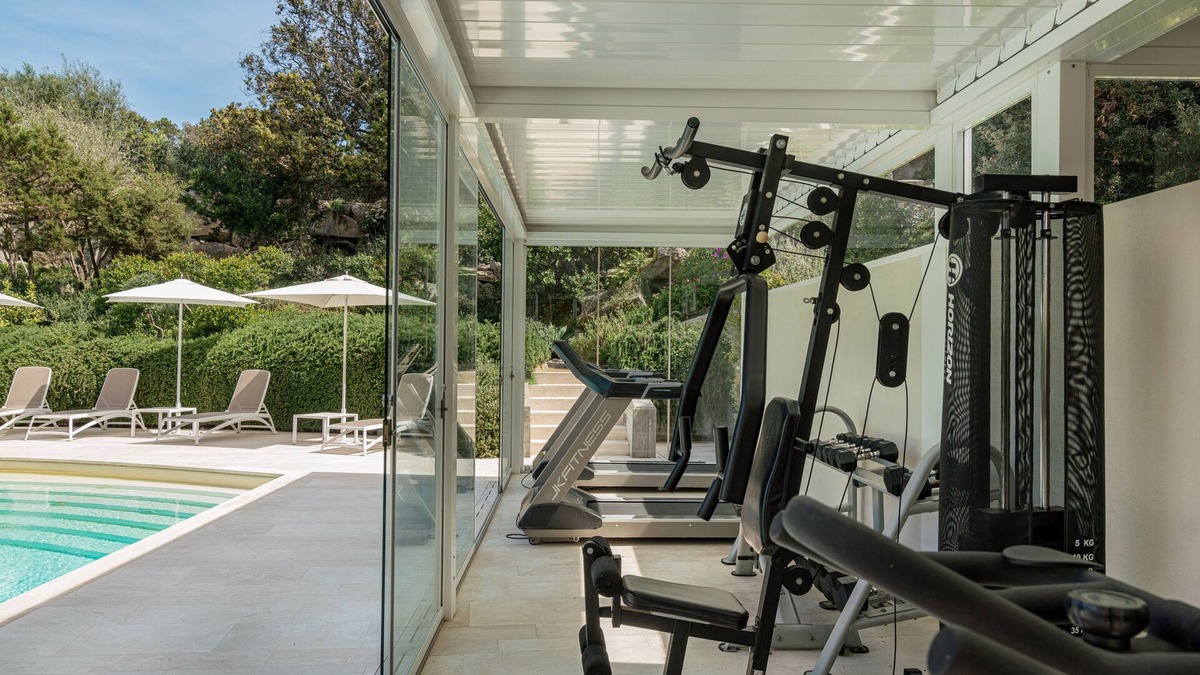 Porto Rotondo Apartment | LUXURY APARTMENT POOL-GYM-SAUNA-PRIVATE PARKING