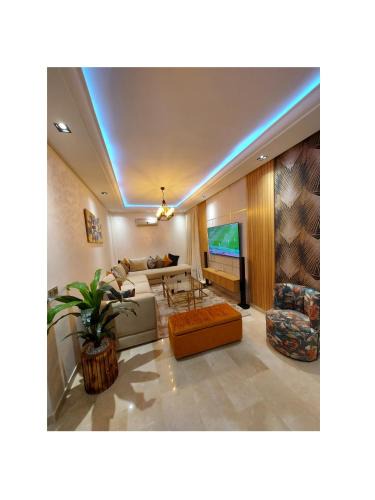 SOUR JDID Apartment | luxury apartment of 80m2 opposite HASSAN 2 MOSQU and SEA , near downtwn from family , INTERDIT COUPLES ARAABIC NON MARIÈ, FORBIDDEN UNMARRIED ARAABIC COUPLES , basement car park FREE