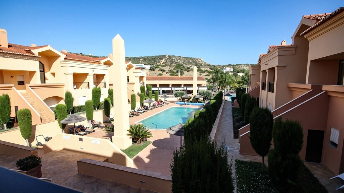Praia da Luz Apartment | LUXURY APARTMENT - T1 pool view - PRAIA DA LUZ