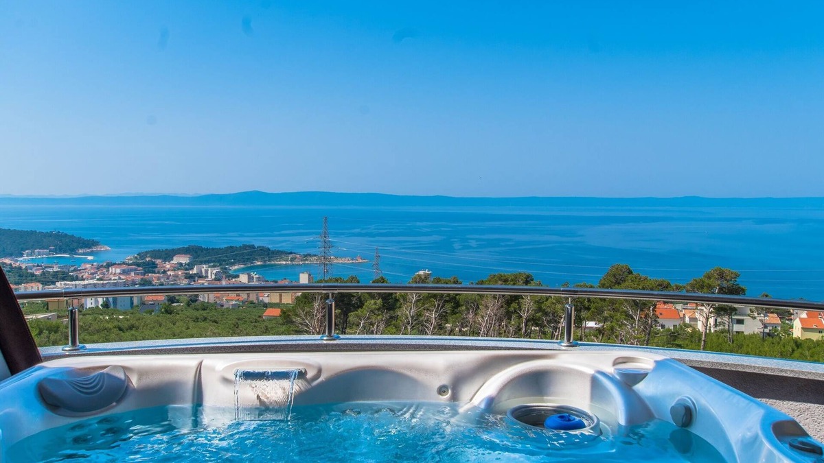 Veliko Brdo Apartment | Luxury Apartment with Hot tube! Villa Collis