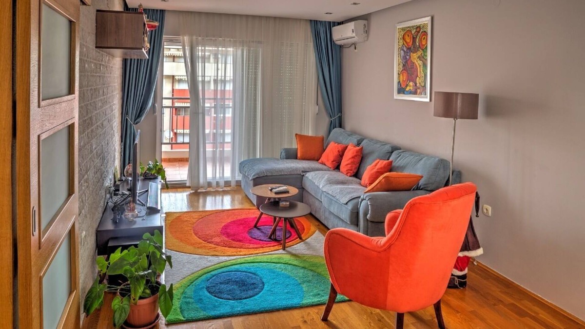 Bar Apartment | Luxury apartment with parking spot 10 min walk from beach and center