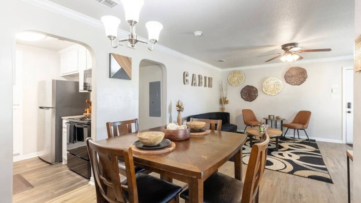 Arlington House | Luxury apartment with great amenities!